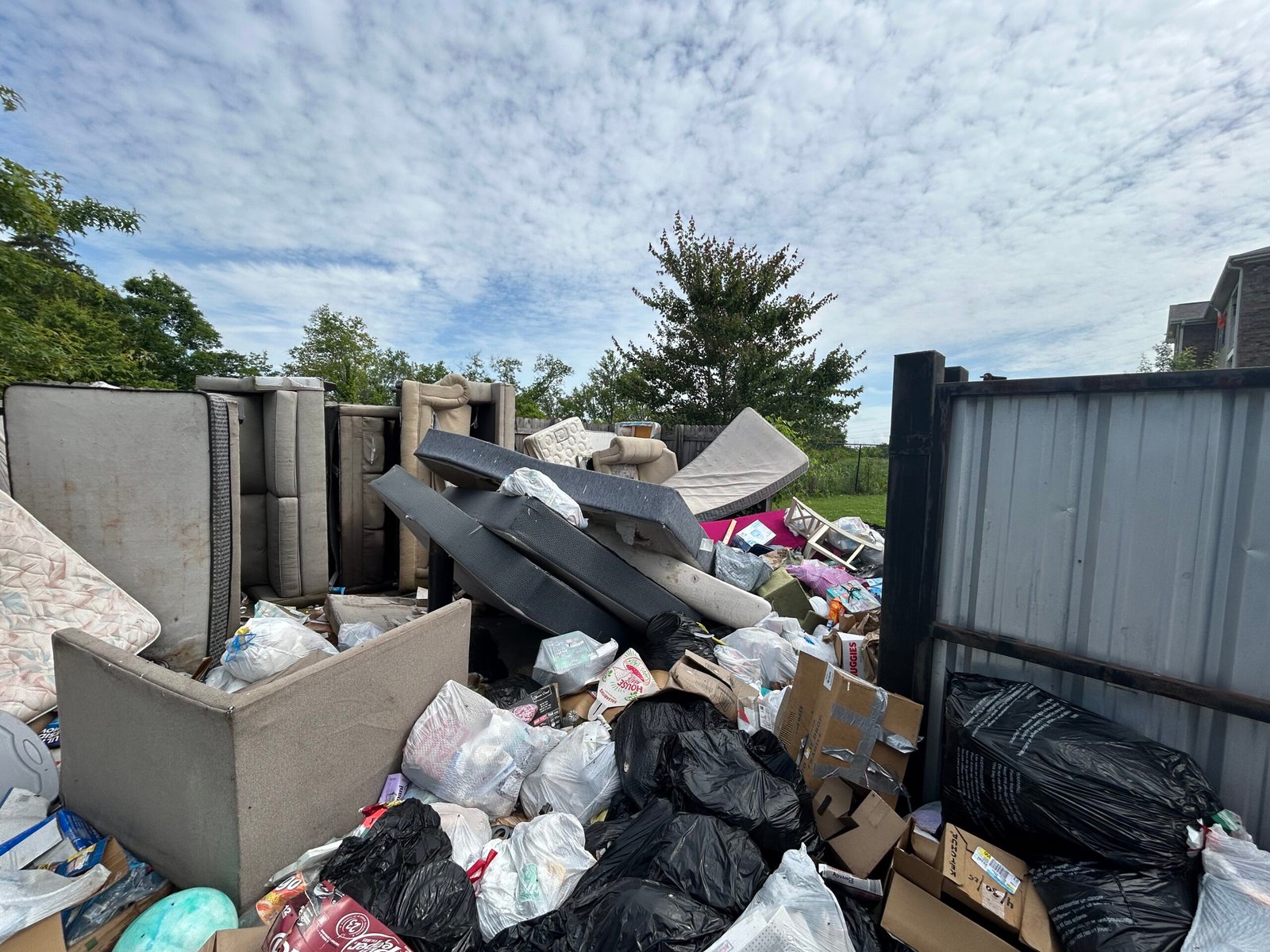 Junk Ranger - Large trash and bulk item clean up, Commercial trash.